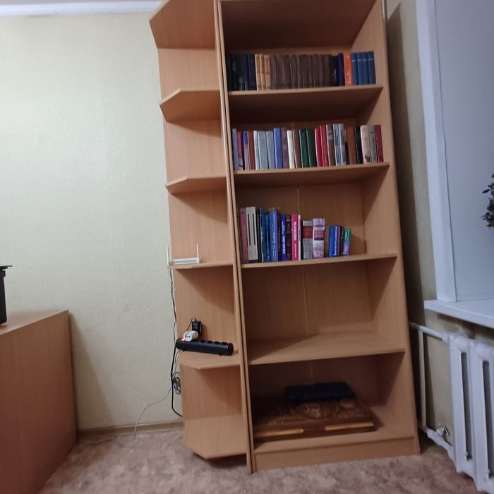 Книжная полка б/у