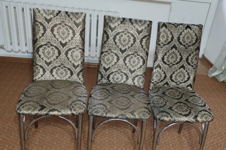 Продам бу стулья для кухни