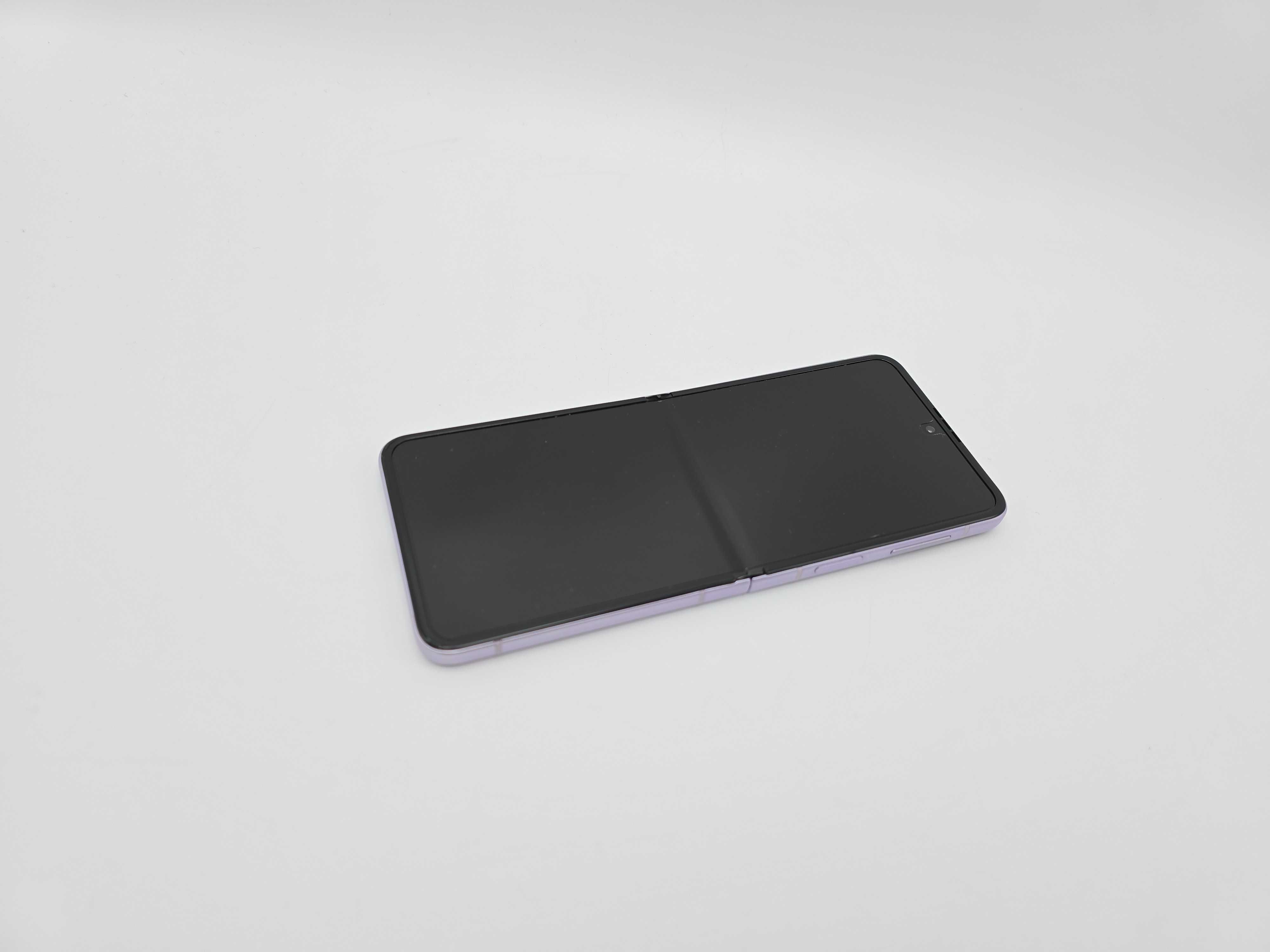 Samsung Z Flip3 Lavender 128GB 8GB Ram DualSim Sim+eSim Neverlocked