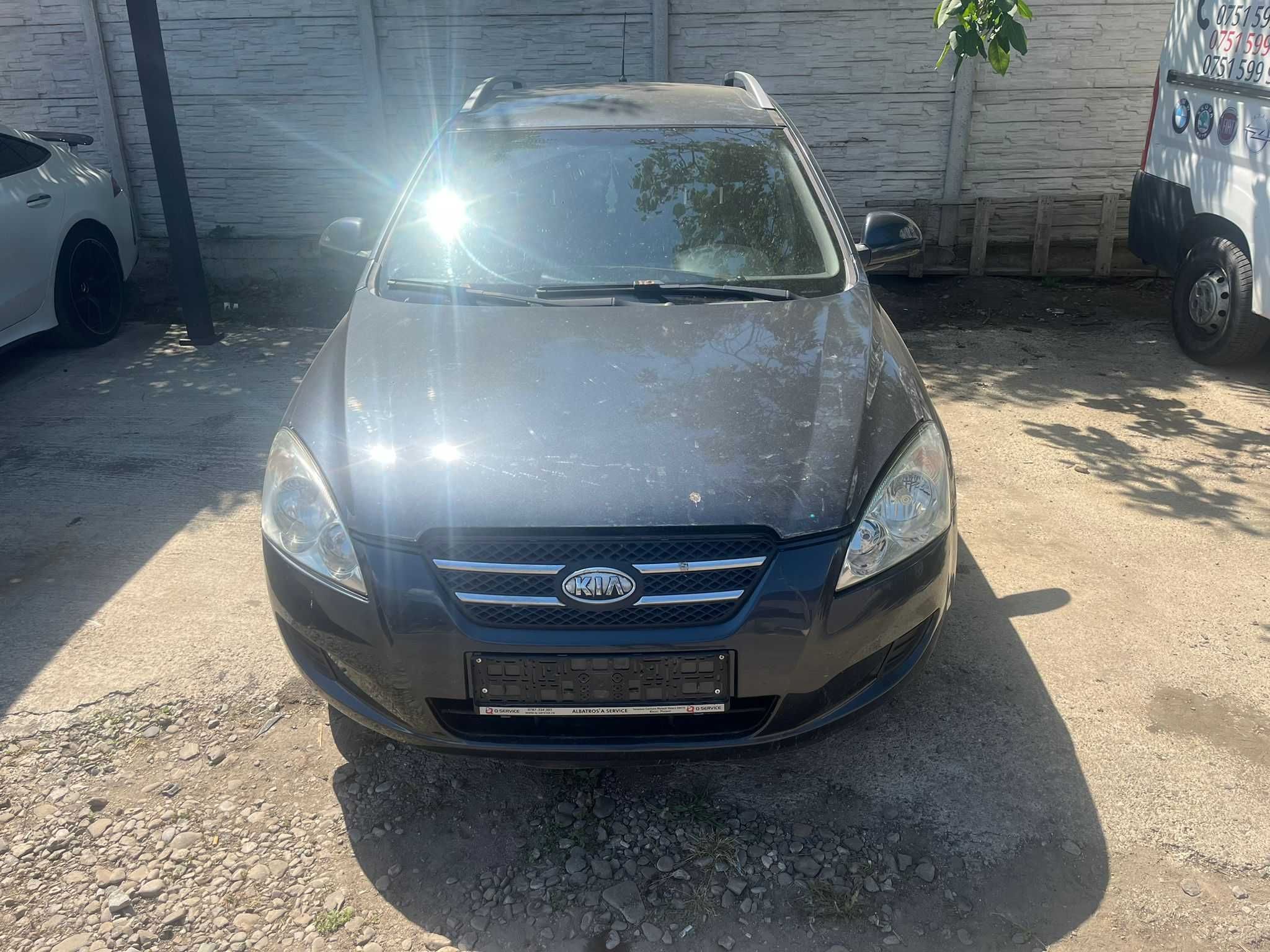 Dezmembrez Kia Ceed 1.4 B an 2008 cod motor G4FA