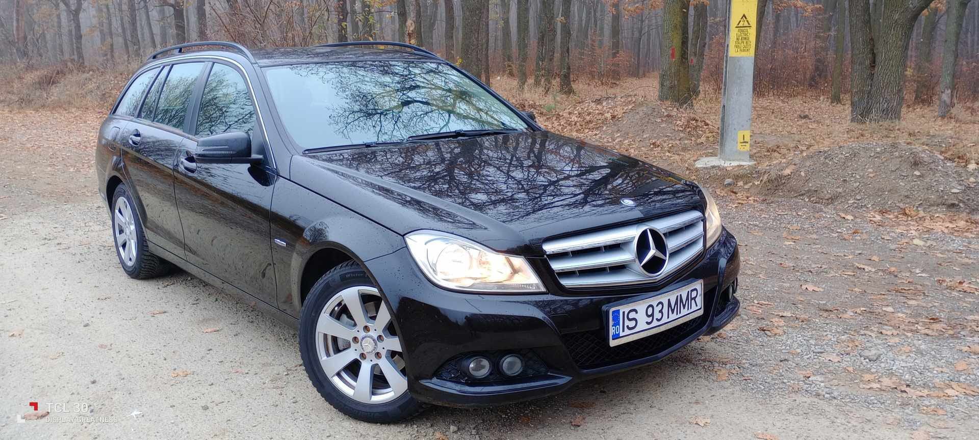 Vând Mercedes-Benz C200