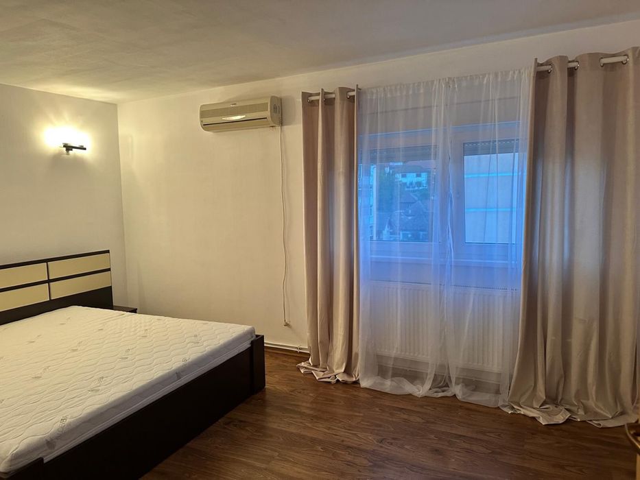 Inchiriez ap cu 2 camere,bucatarie f mare, Vitrometan, etaj  4