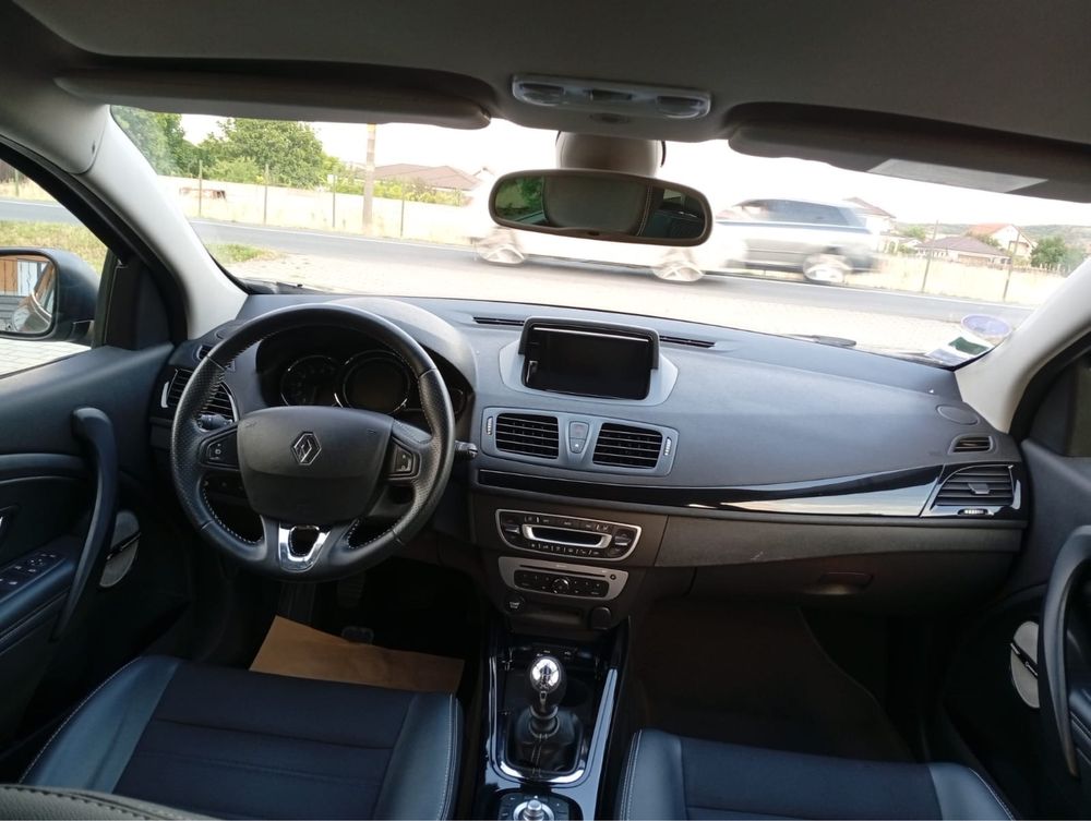 Renault Megane R line 1.2 benzina model bosse leduri navi an fab 2015
