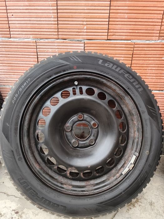 Гуми с подарък джанти и тасове за Opel Astra/Insignia