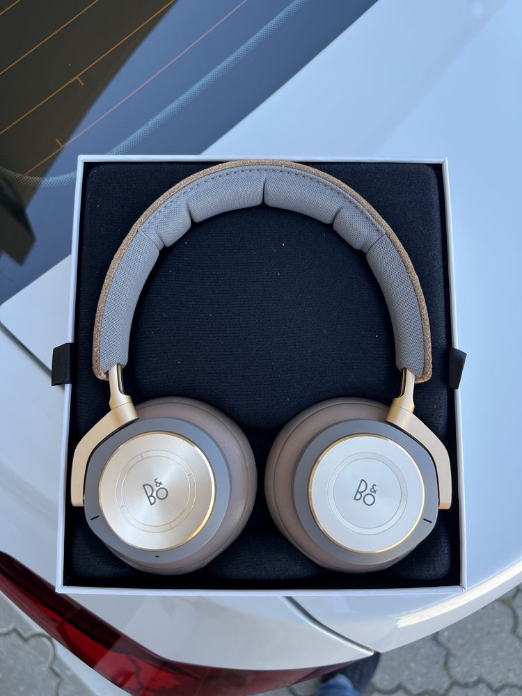 Casti Bang & Olufsen H9 ca noi