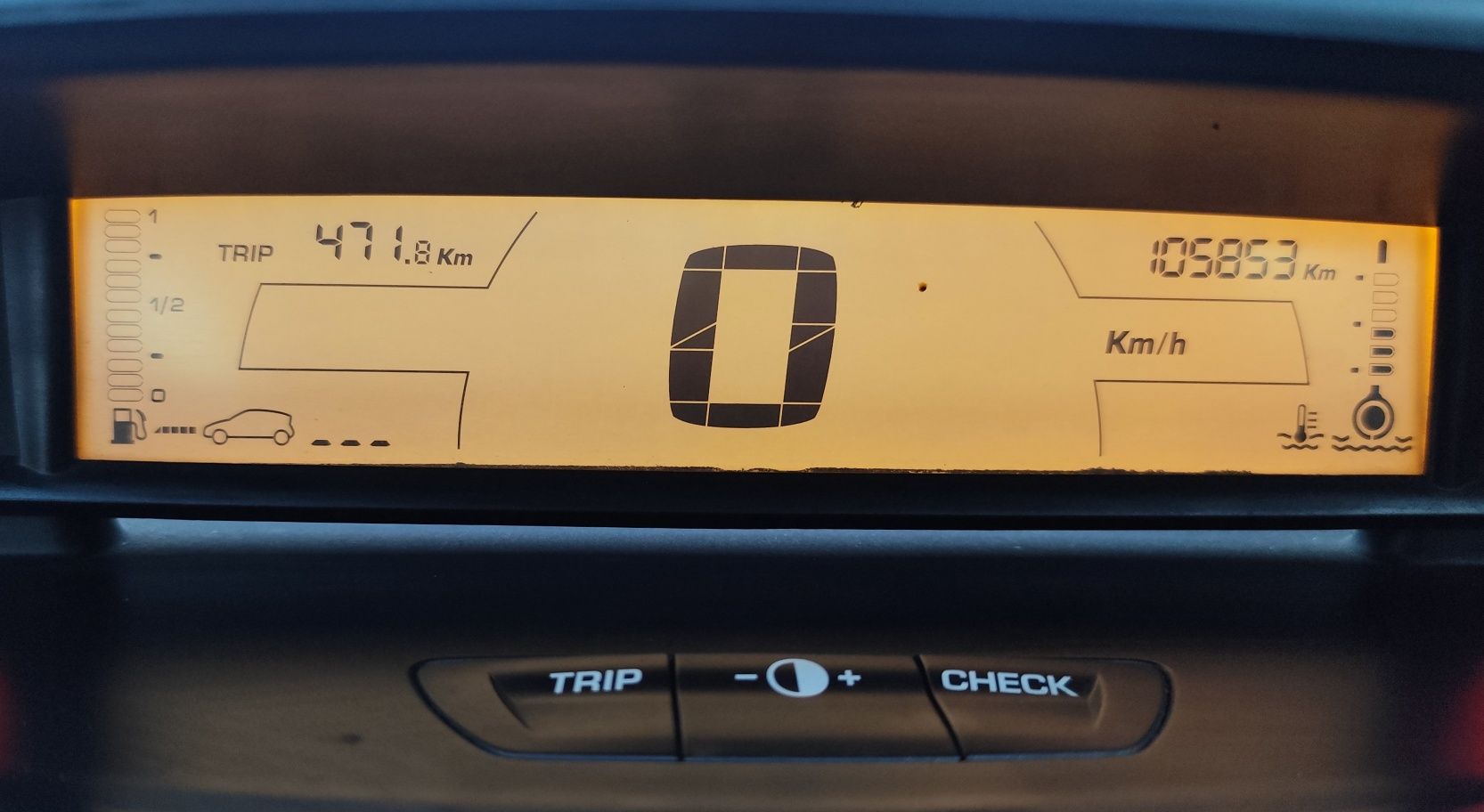 Citroen C4
1.4 benzina  -  90 cp
       105.0