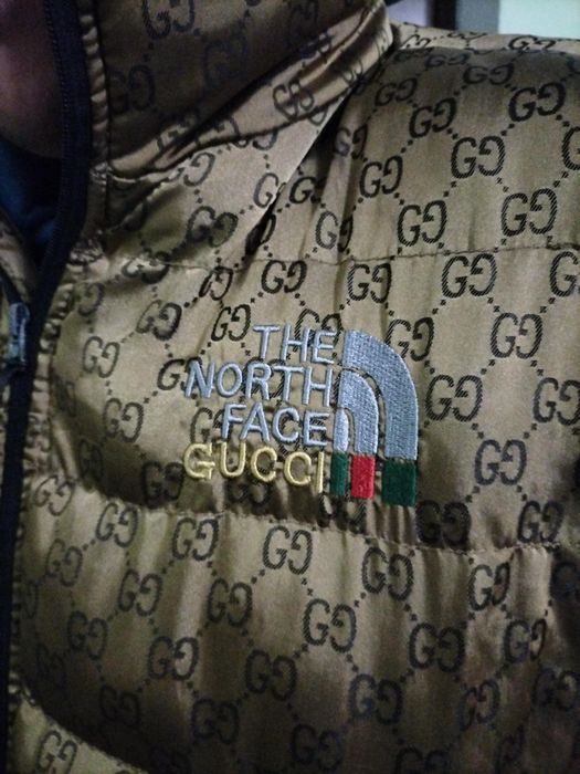 Vând vesta Gucci x TheNorthFace
