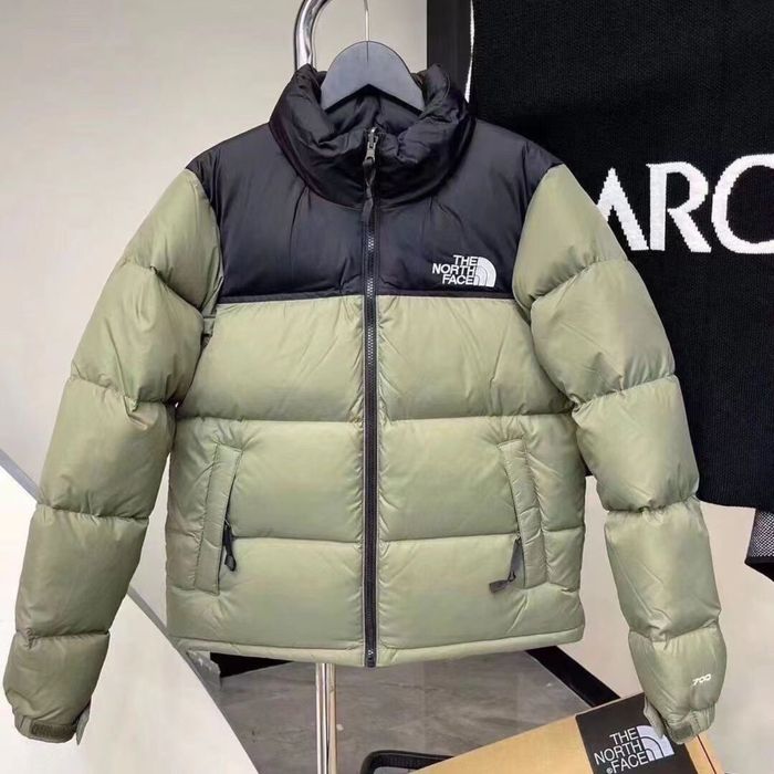 Продам новую, демисезонную  куртку North Face