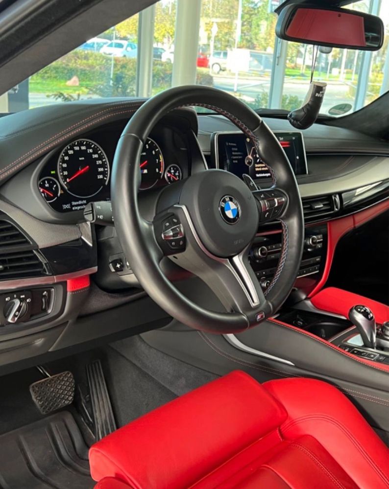 Volan BMW M Sport cu padele - piele perforata, stare impecabila