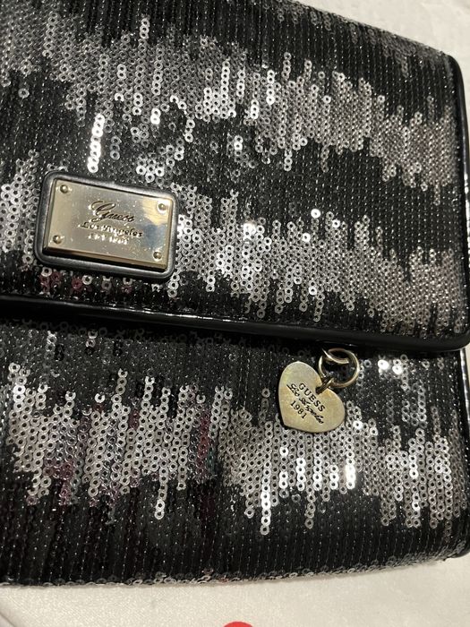 Чанта на Guess