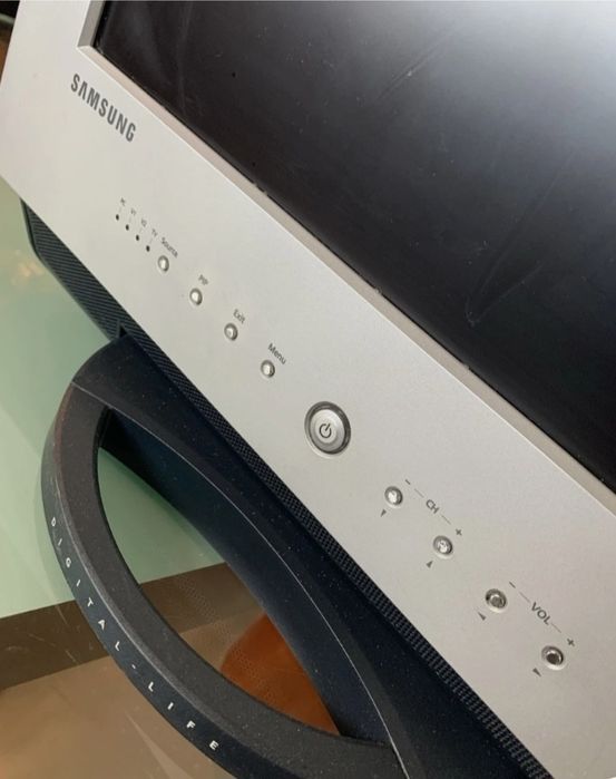 Продавам Samsung SyncMaster 171MP – 17-инчов Smart мултимедиен монитор