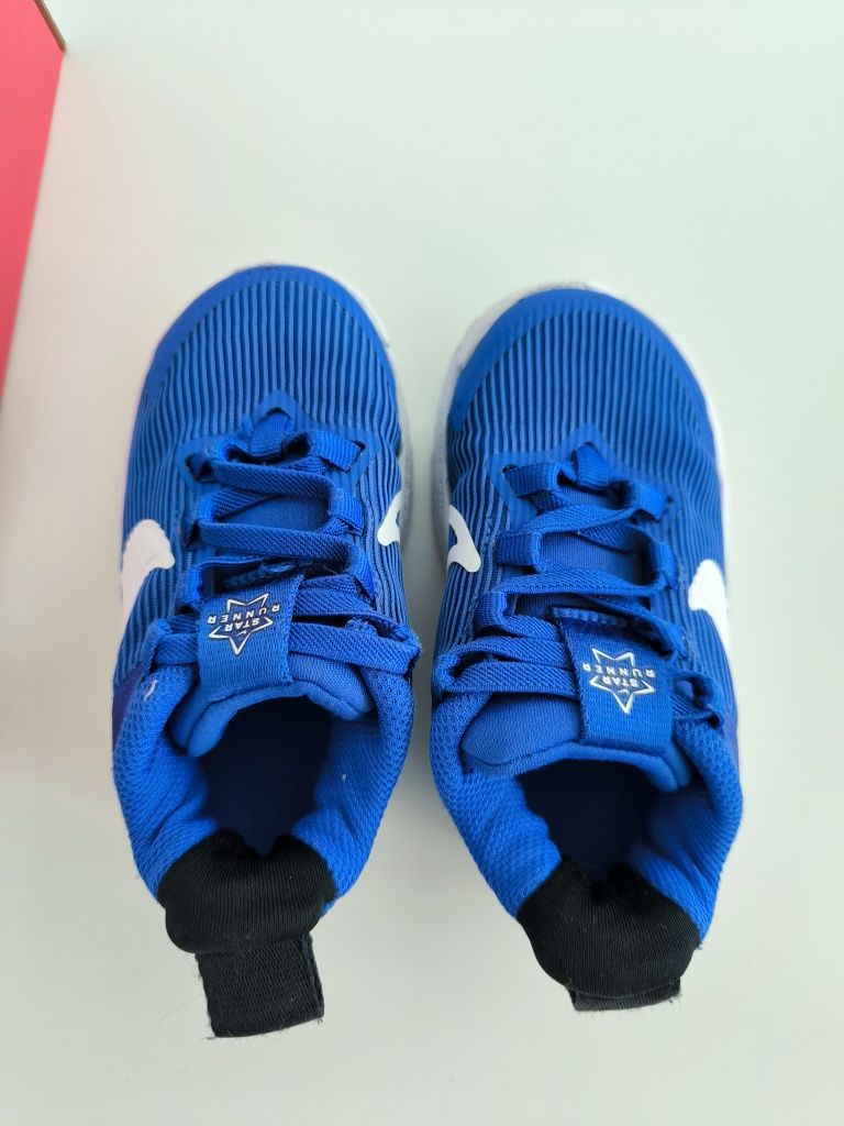 Маратонки за  момче Nike