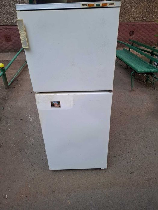 Продам холодильник бирюса