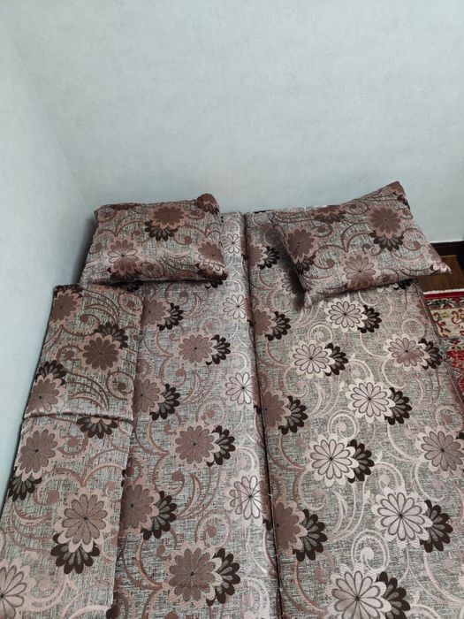 продам б/у диван в хорошем состоянии