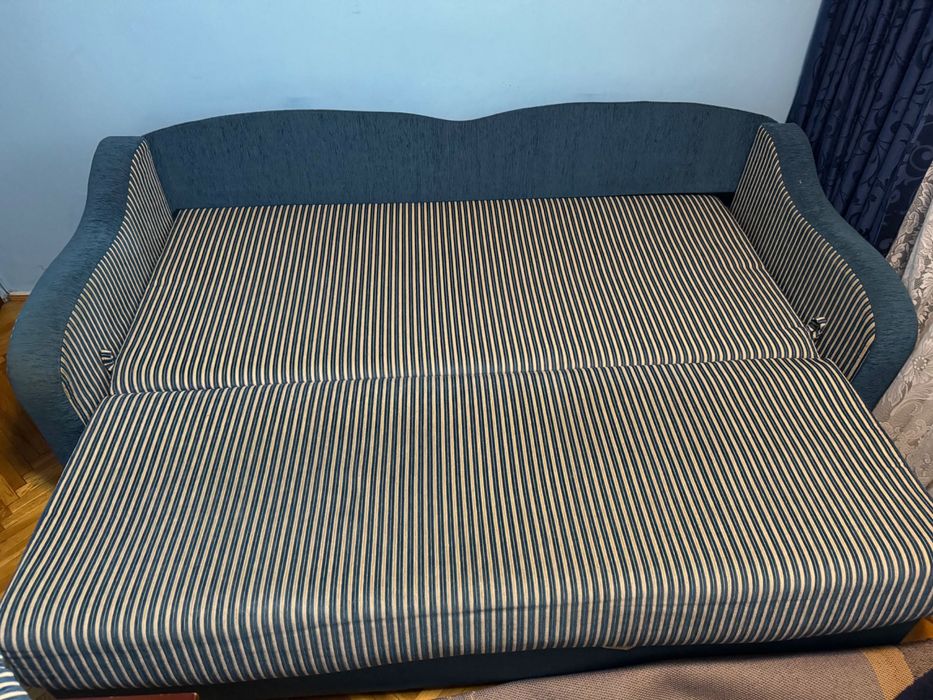 Vând mobilă pat extensibil și birou