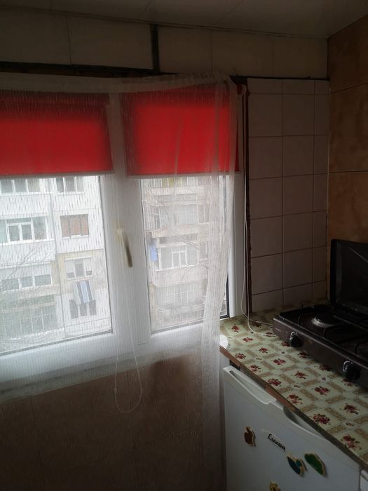 Închiriez Garsonieră