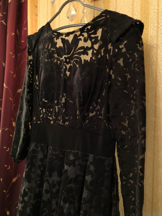 Вечернее платье c узорами. Черное платье. Размер s-m (42-44).