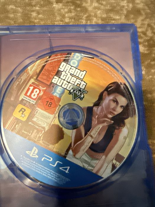 Ofer gta grand theft auto 5 pentru PS4 fara pic de zgarietura