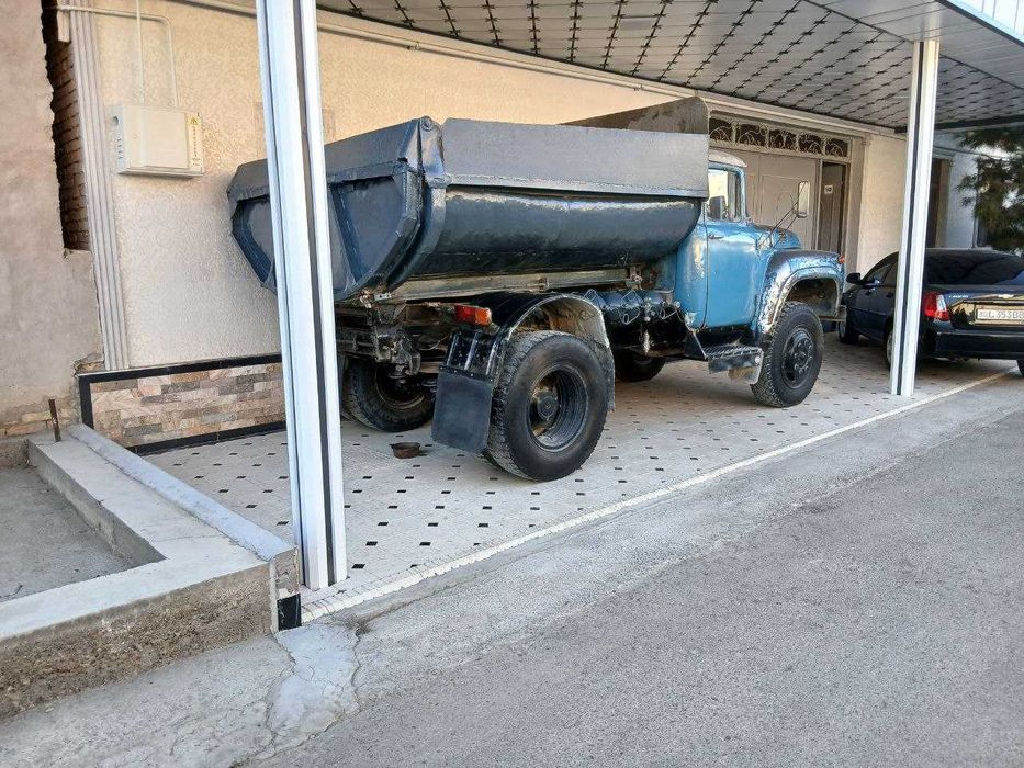 Зил 555 сотилади