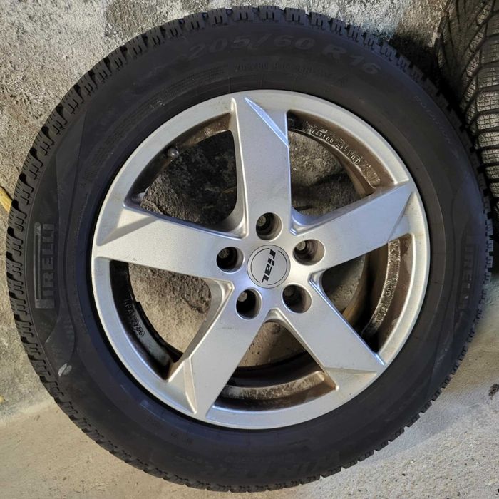 Джанти с гуми Pireli