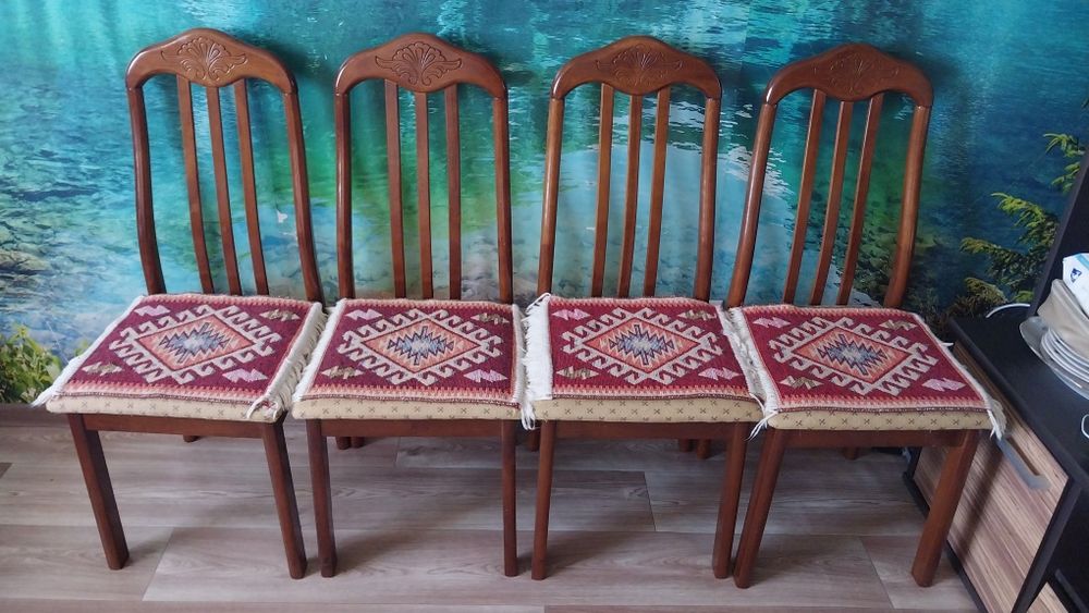 Продам 4 стула в хорошем состоянии