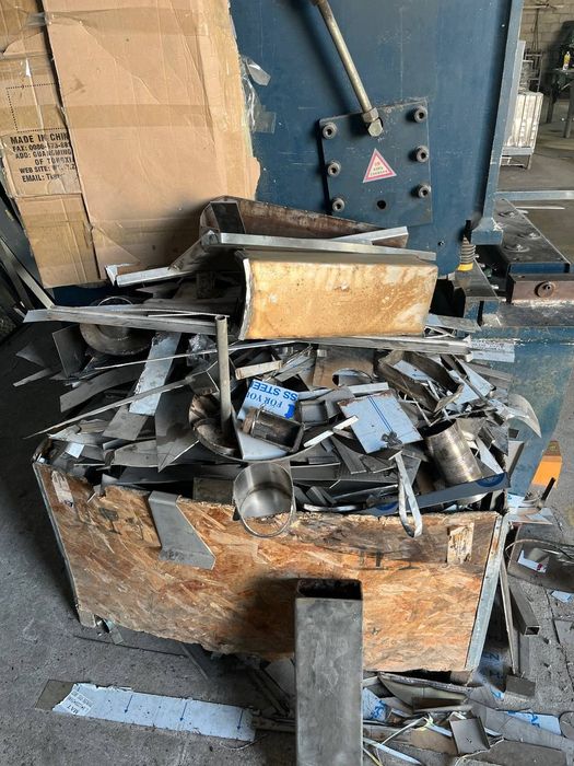 Металлолом сотилади