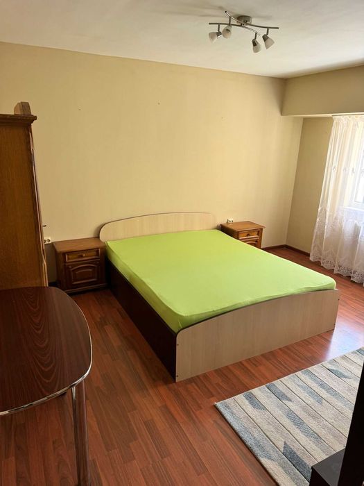 Închiriez garsonieră