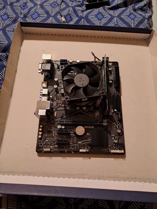 Kit placa de baza socket 1200 Gigabyte H410M H V2