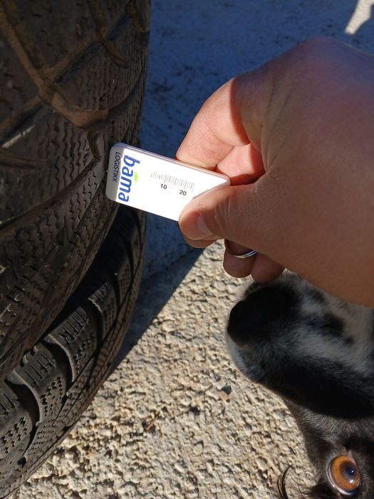 Cauciucuri de iarna 2x Dunlop si 2x Sailun 235/60/R17 Suv