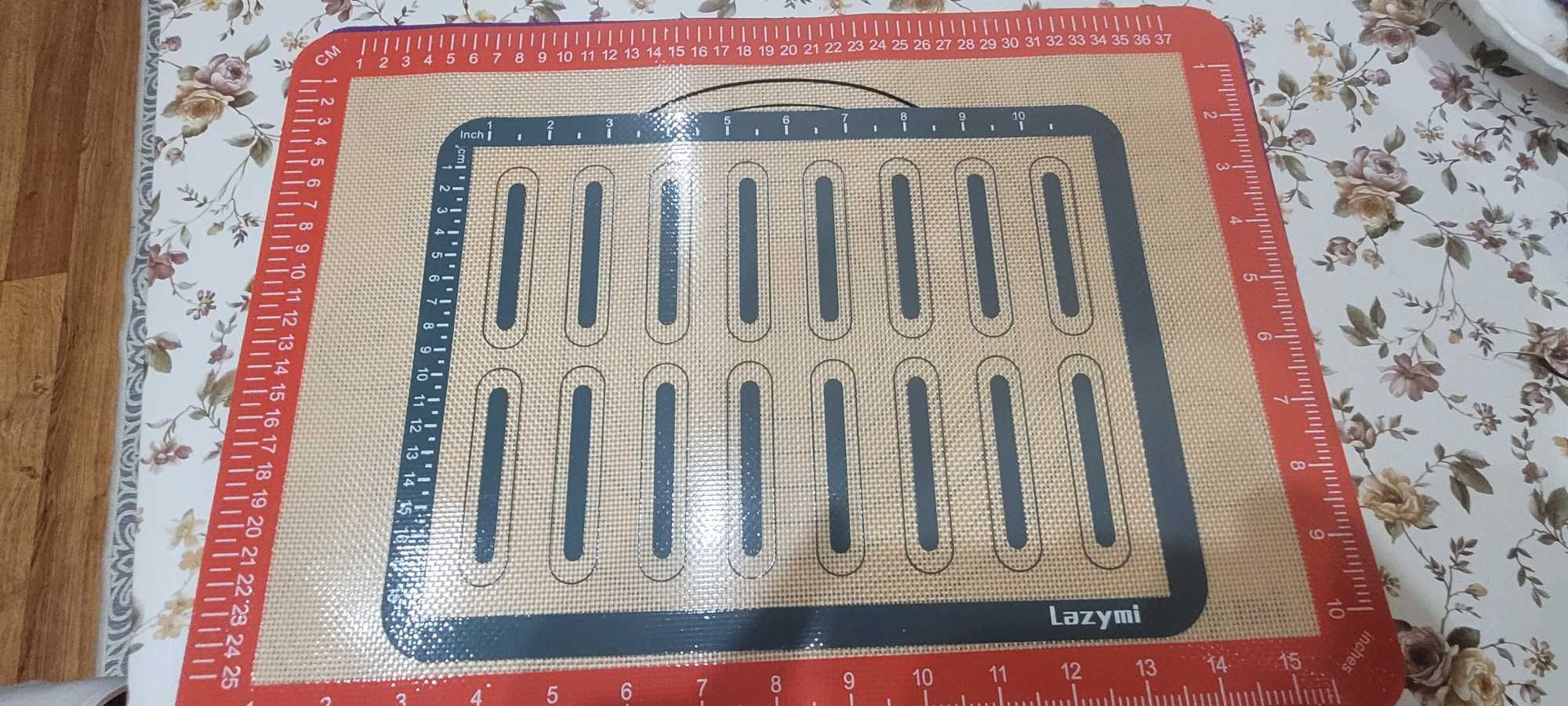 Planșă din silicon pentru copt Macarons
