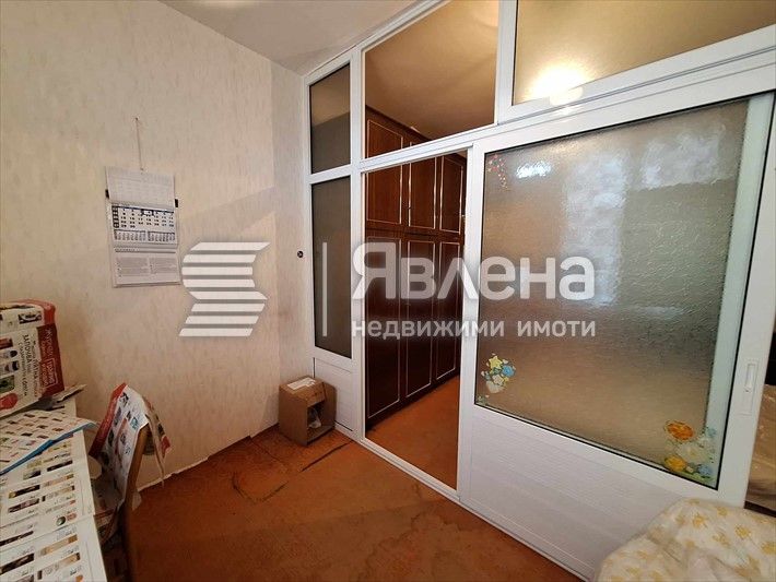 Продава се Тристаен апартамент в Ямбол, Център - 91 кв.м за 1044 €/кв.м - Снимка #1