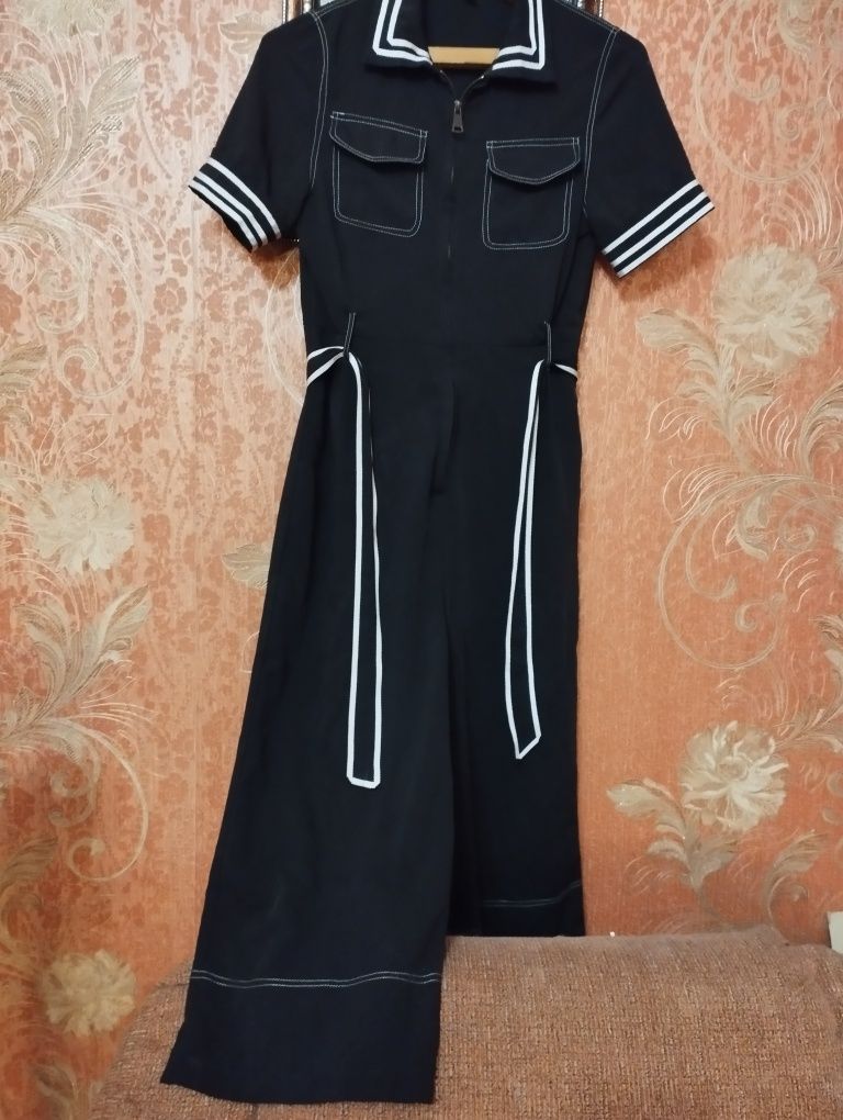 Продам женский комбинезон 46р