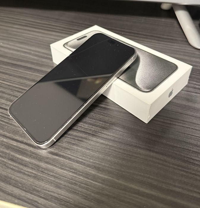 Iphone 15 PRO MAX 256GB, Culoare Titanium White, 90% stare baterie