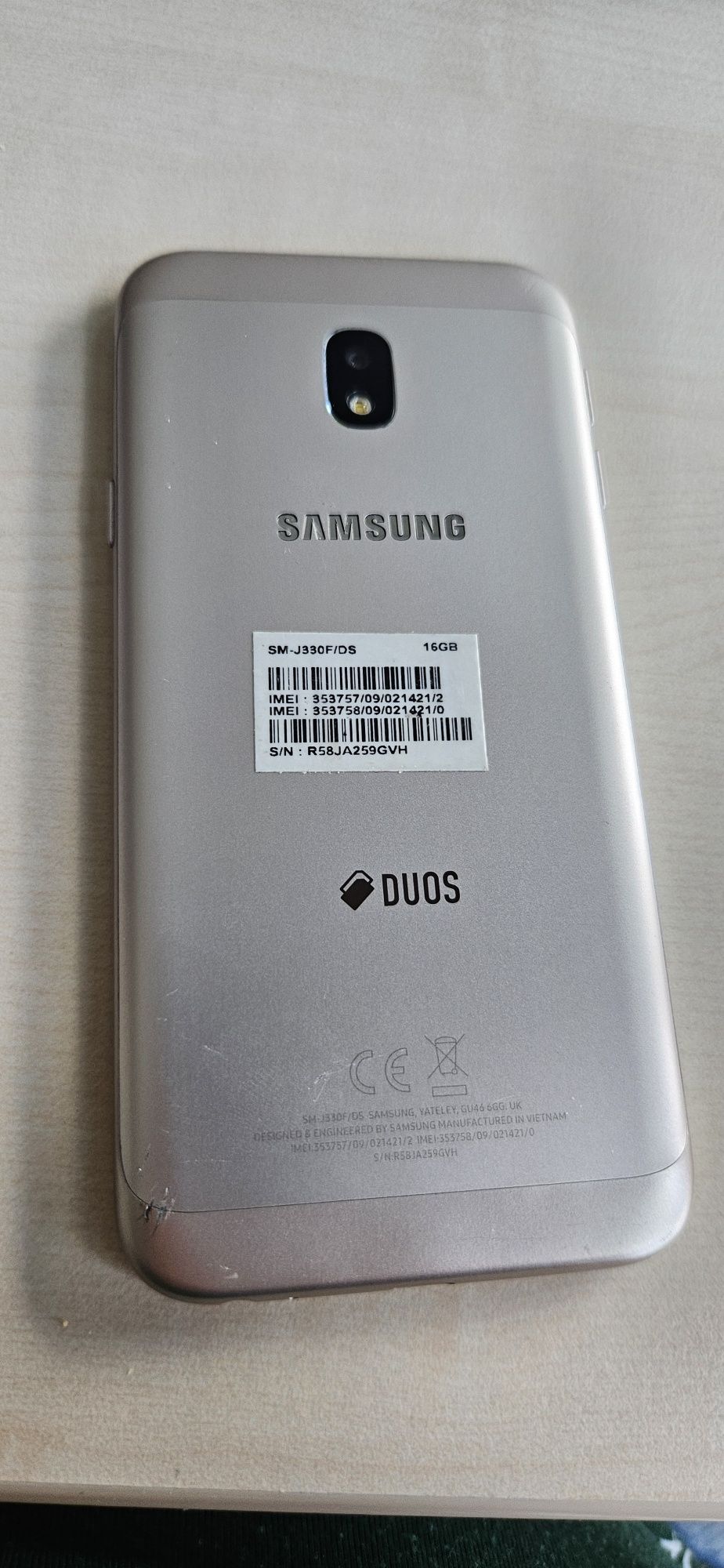 Samsung J3, usor fisurat insesizabil.