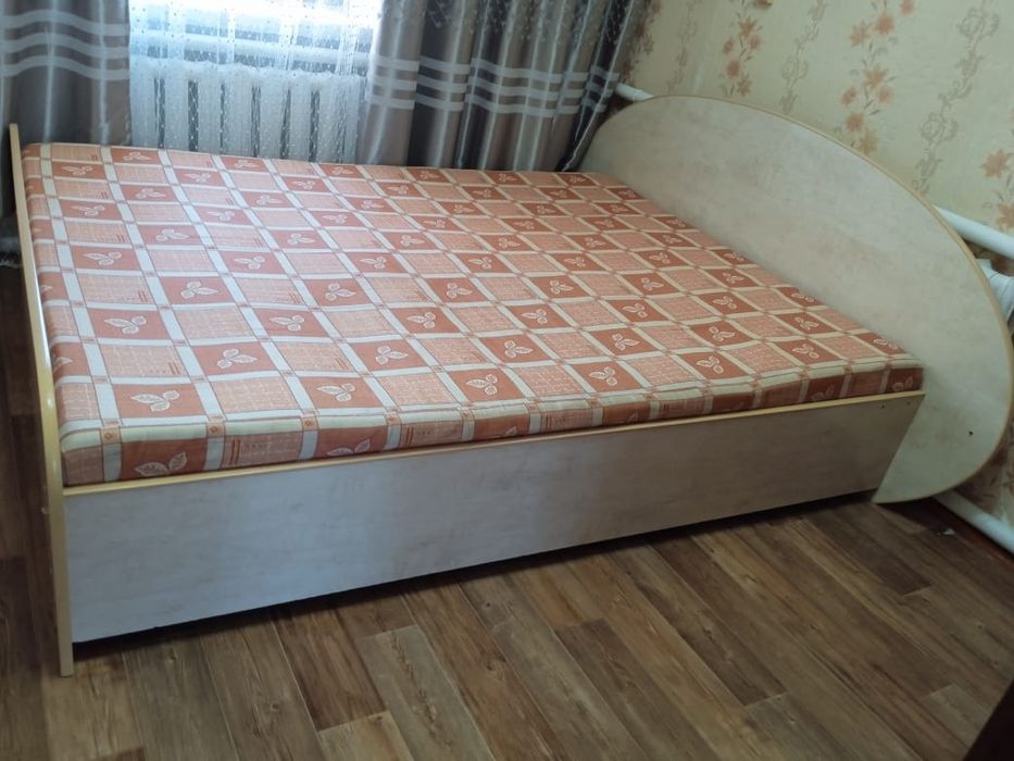 Кровать двуспальная