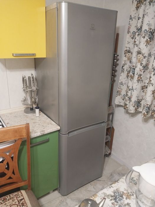 Продам холодильник