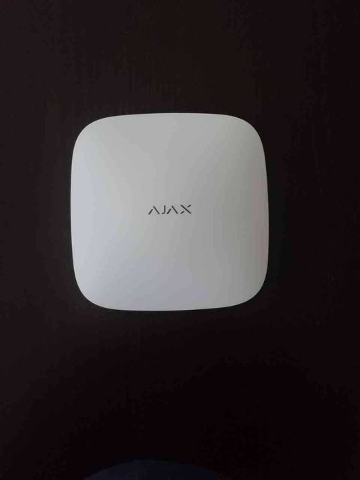 Продавам AJAX Hub plus security control panel