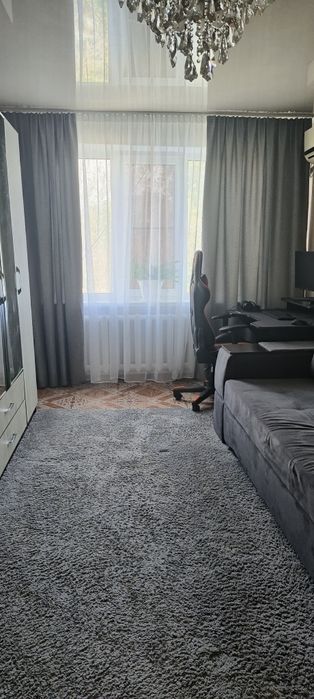 Продам двухкомнатную квартиру. По Валиханова 3