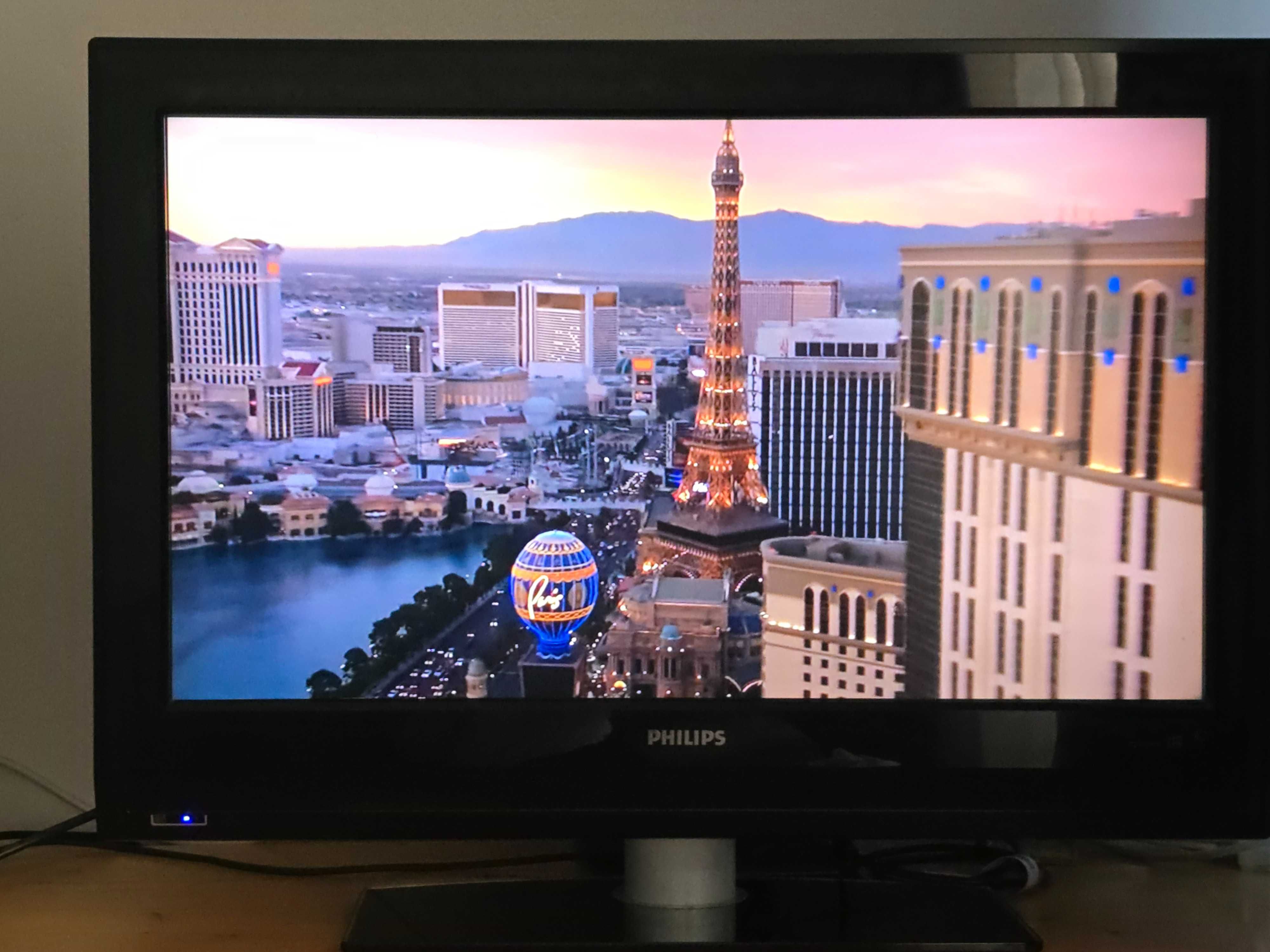 Телевизор Philips LCD 32'' - модел 32PFL5522D