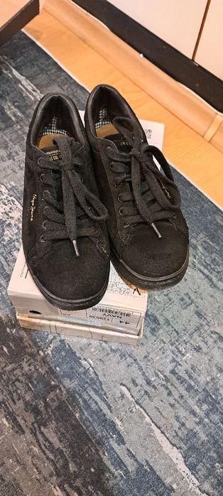 Обувки ,естествен велур