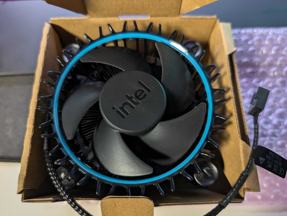 Cooler stock intel lga 1700