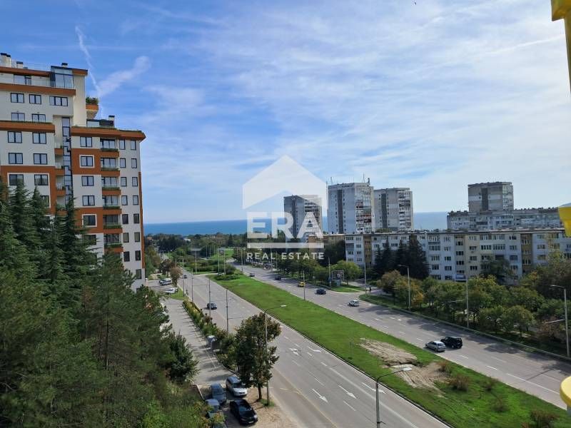 Тристаен апартамент за продажба, с големи стаи, юг/изток/запад, в ново