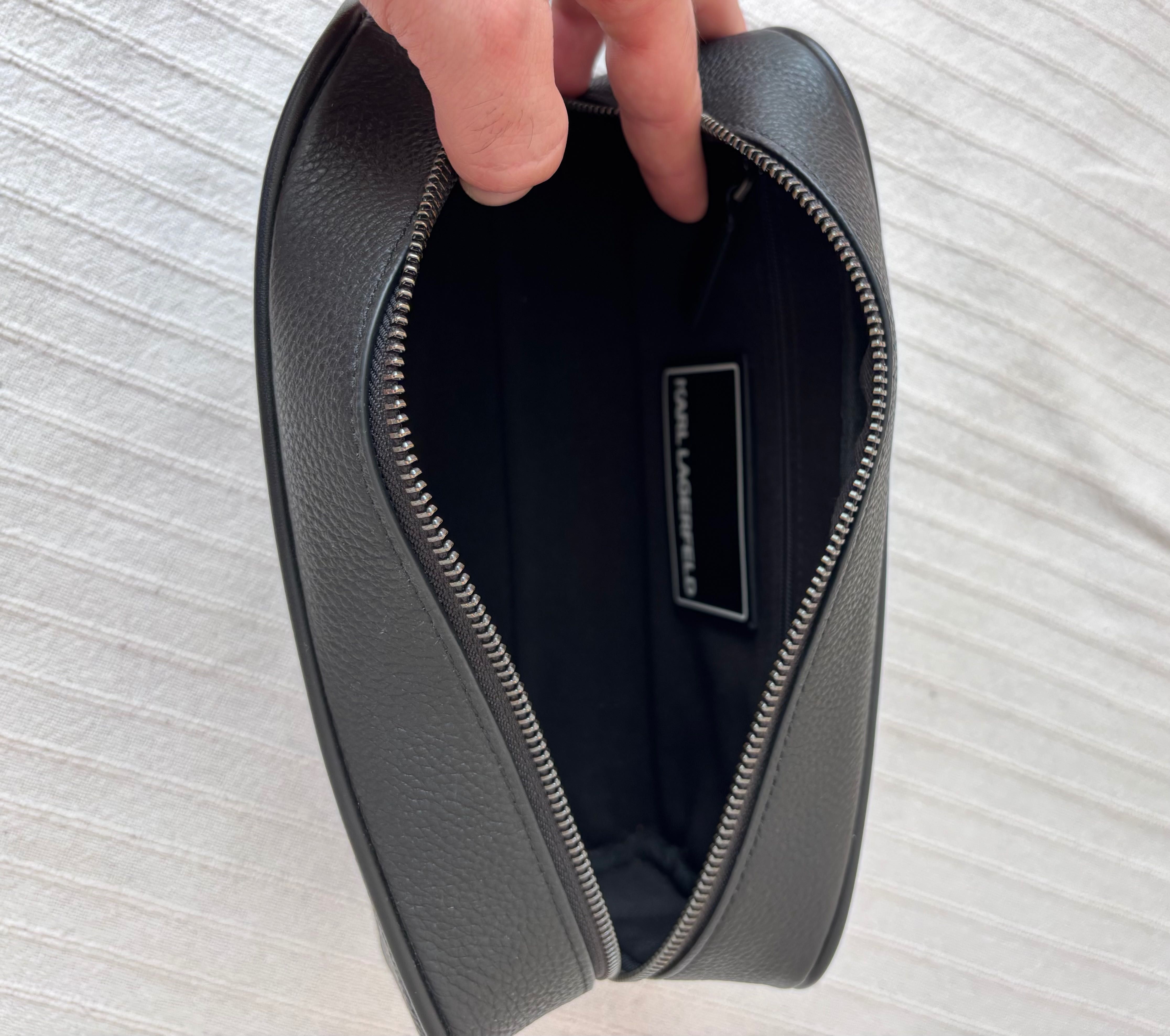 Karl Lagerfeld Wash Bag - чисто нова