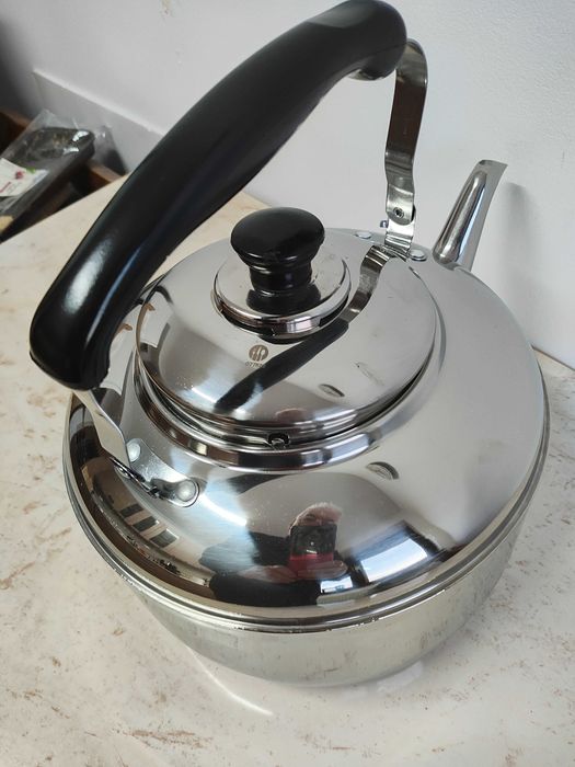cainic din inox stainless steel 6l cu capac si manier,