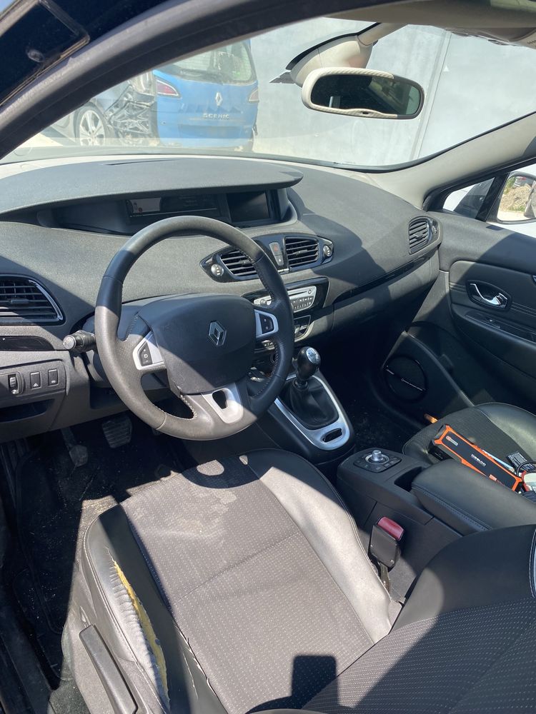 Dezmembrari Renault Scenic 3 1.6 DCI