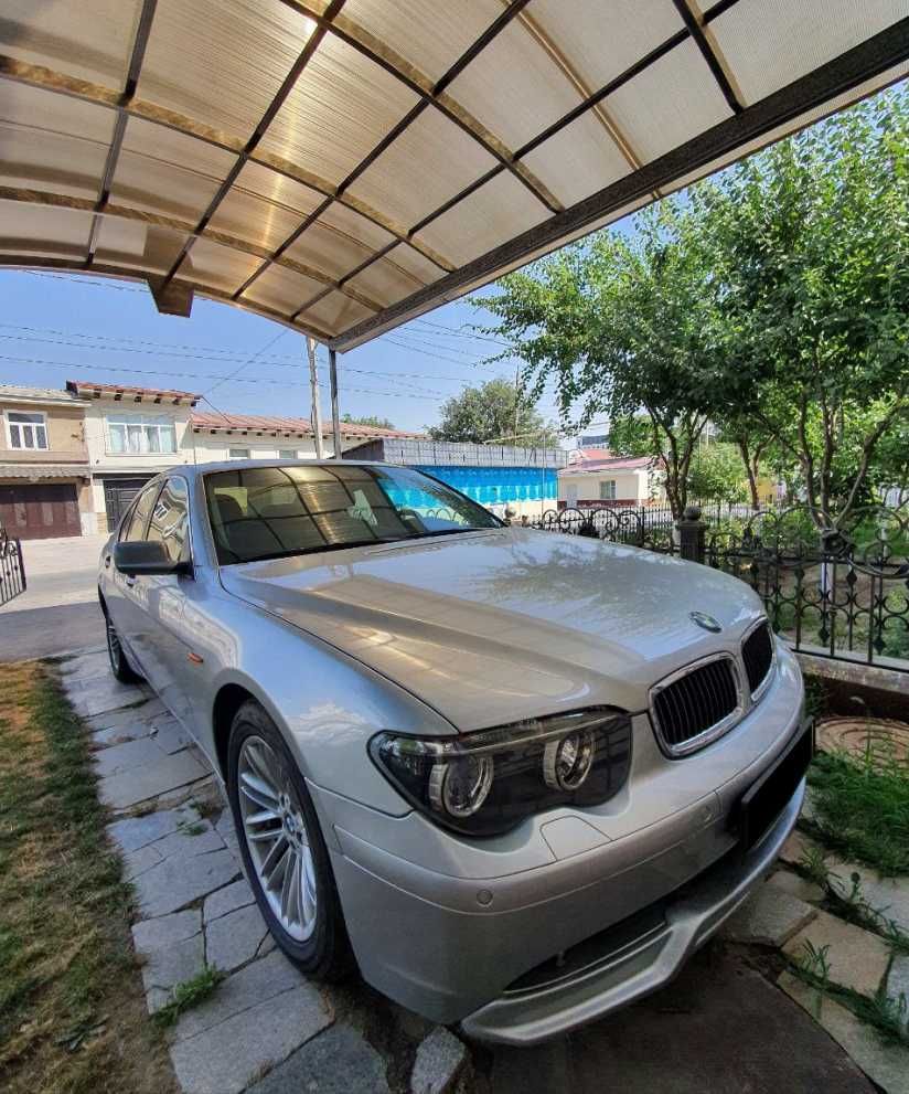 Avtomobil BMW 735i !