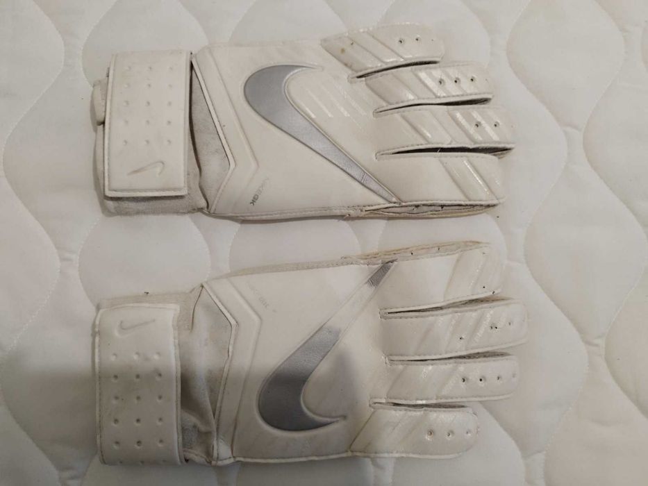 Продавам вратарски ръкавици