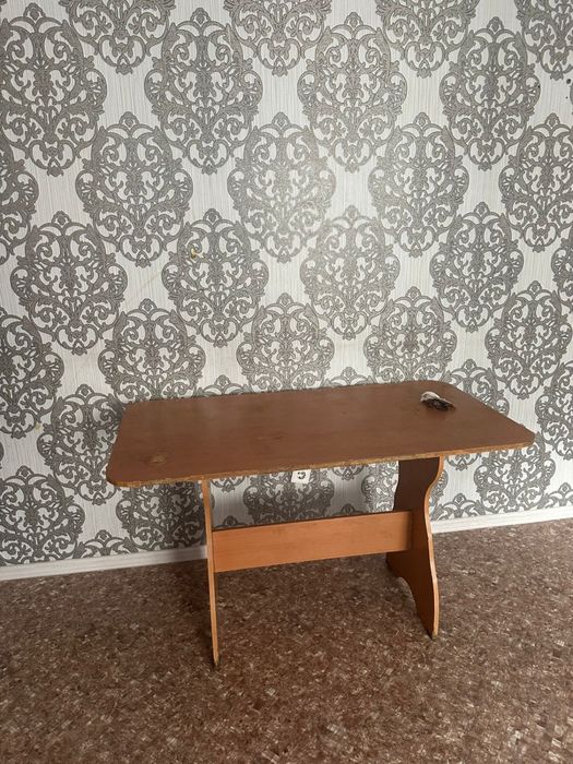 Продам стол цена договорная