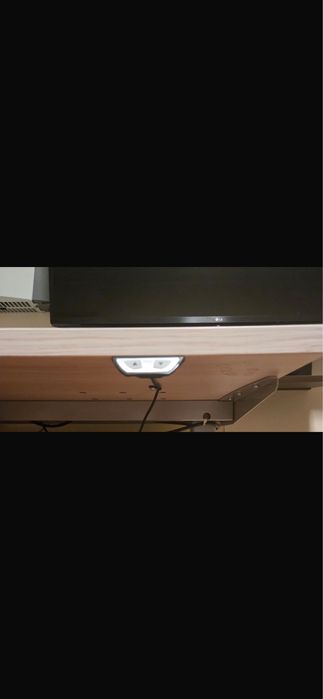 Vând birou reglabil pe înălțime