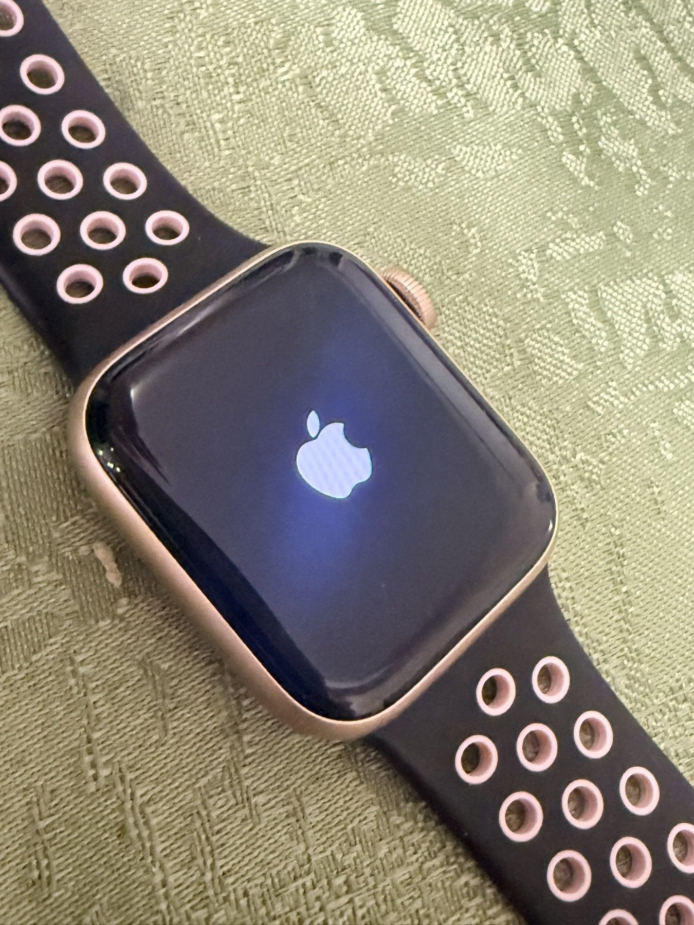 Apple watch se 40мм